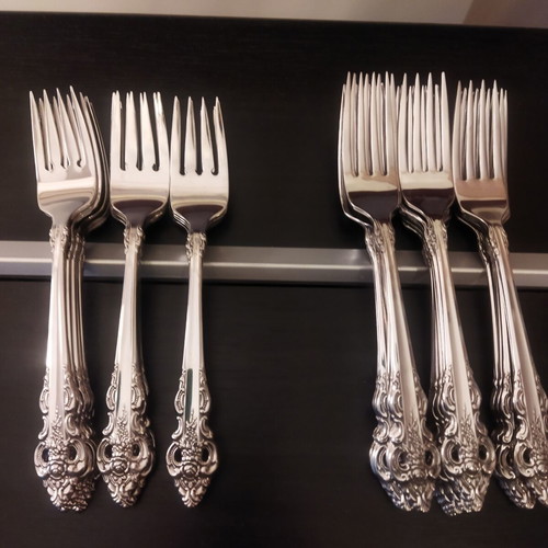 Vintage Apulum Porcelain Dining Set 87 pcs and Oneida Cutlery 69 pcs like new