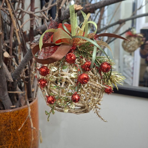 Handmade Christmas rattan balls, red and gold, set of 2