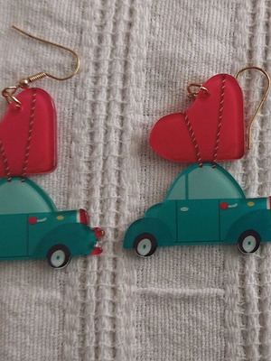 Earrings new with car and heart design