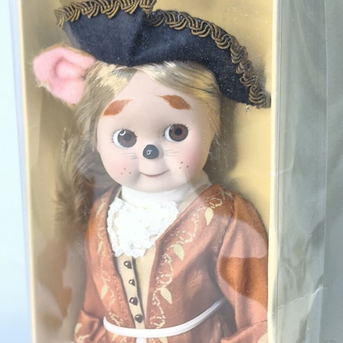 Vintage Porcelain Doll Puss in Boots DeAgostini new