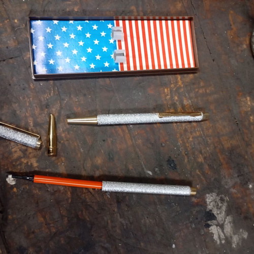 Antique pens like new, pack of 2, old packaging but not writing