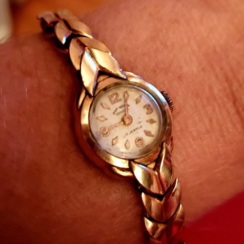 Row Watch vintage women's gold watch like new