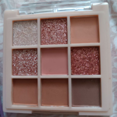Small eyeshadow palette new with brown nude shades glossy and matte