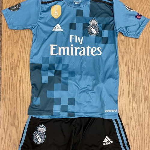 Ronaldo kids' football kit, size 10 (152)
