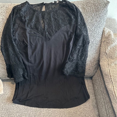 Blouses in excellent condition, size small-medium, pack of 7 pieces