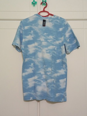 Nike T Shirt like new, size S, white and blue