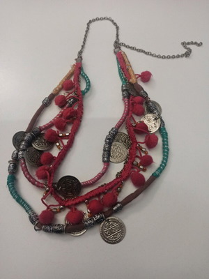 Women's necklace like new with decorative coins