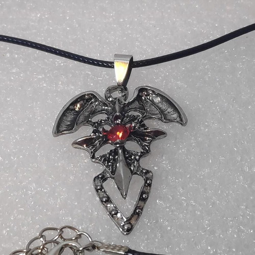 Vampire Diaries Gothic Pendant with Red Crystal like new
