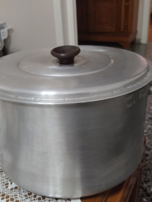 Aluminum pot vintage used in excellent condition