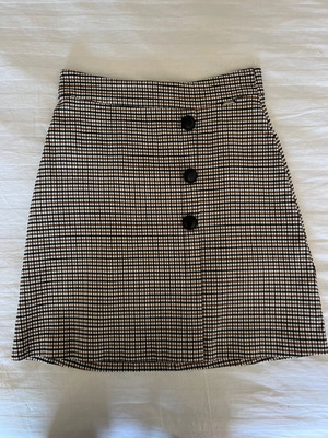 Toi&Moi high-waisted checked skirt with buttons, like new, size S