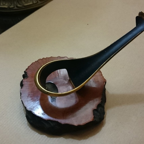 Pipe stand used with wood and metal