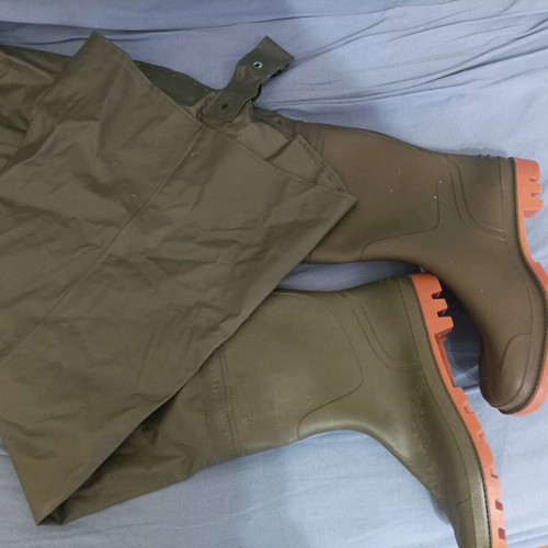 Fishing boots like new, size 43