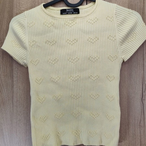 Bershka yellow ribbed top with hearts XS like new
