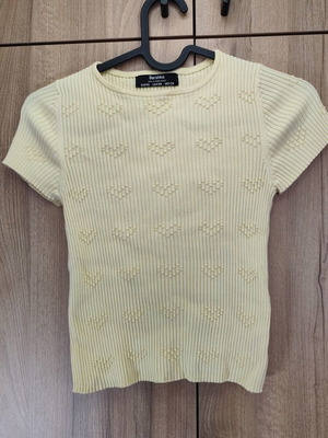 Bershka yellow ribbed top with hearts XS like new