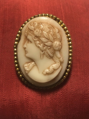 Cameo vintage pin Czechoslovakia 1930-50 used, glass