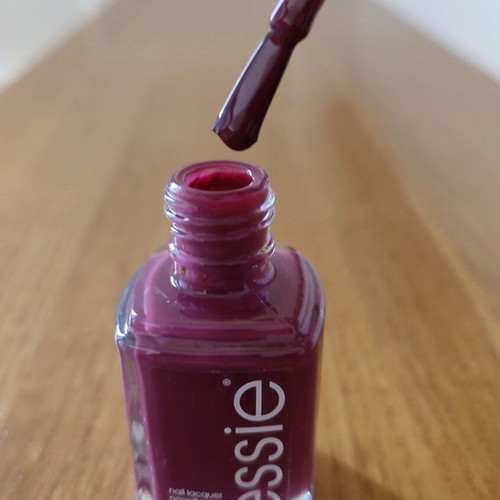 Essie 568 Drive In & Dine nail polish new