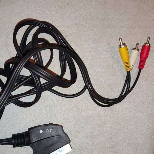 Scart to 3 RCA Cable with IN/OUT Switch like new, 2 meters