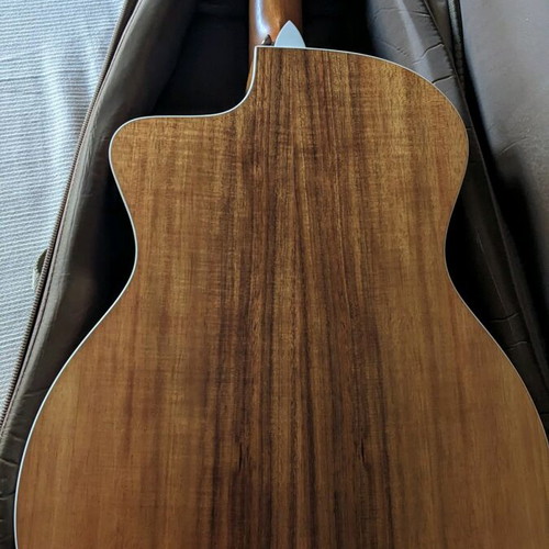Taylor 214CE-KOA electro-acoustic guitar like new