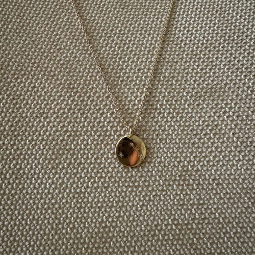 Gold necklace used with Aries constellation Stradivarius