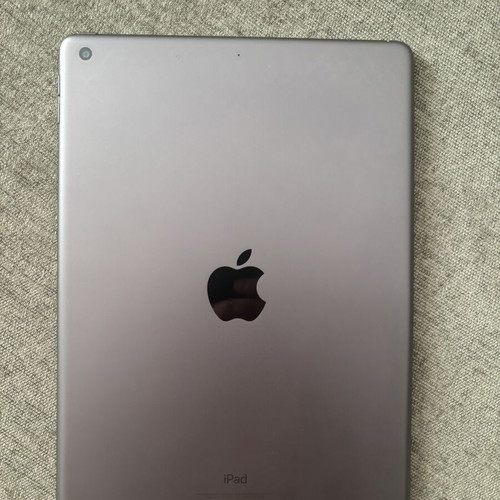 iPad 9th gen 64GB WiFi like new with fingerprint sensor