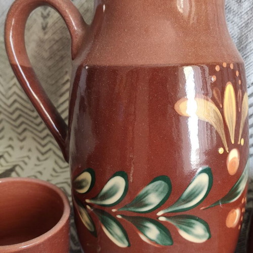 Pitcher with 6 wine glasses like new, earthenware