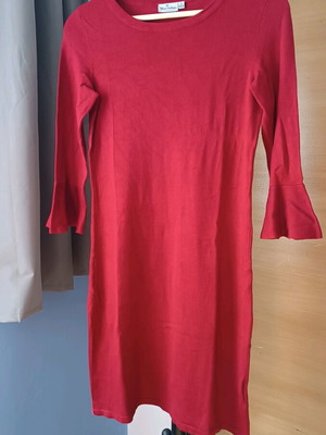 Red dress with 3/4 sleeves like new