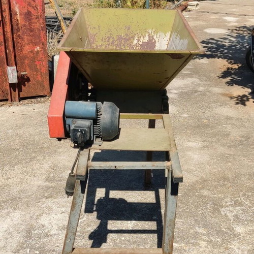 Electric grape crusher like new, Italy 0.5 HP