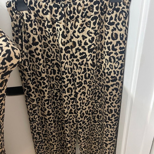 Tiger print set like new, black and beige