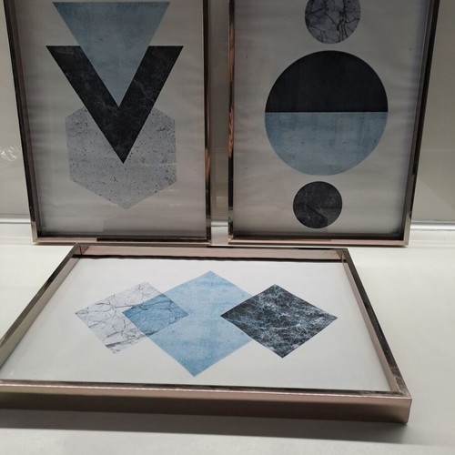 Silver frames set of 3 like new