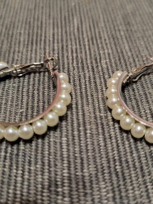 Pearl earrings new