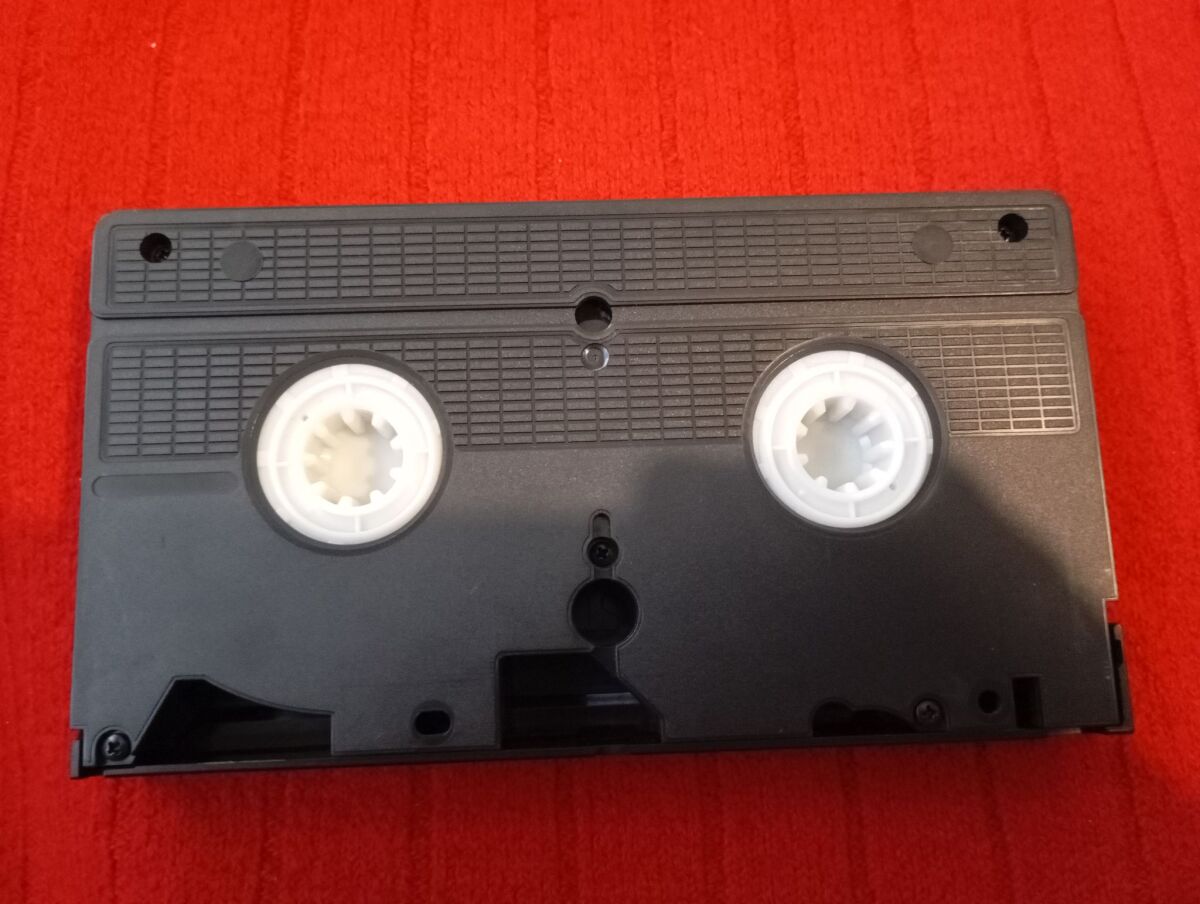 Video cassette O Gyros tou Kosmou used,… - € 12,00 - Vendora.cy