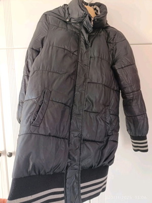 Sisley long warm black puffer jacket, size Medium