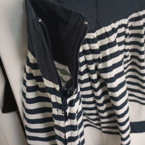 Navy women's skirt XL like new, with side zipper