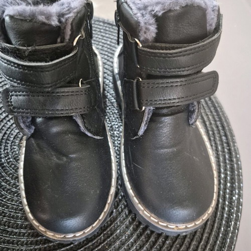 Children's winter boots new, size 20, black, set of 2