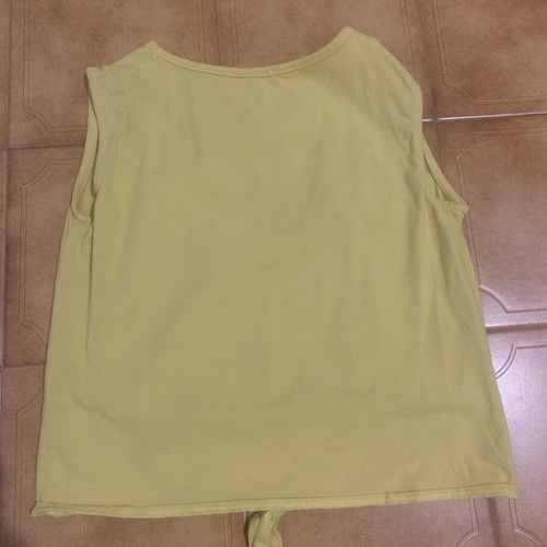 Children's sleeveless shirt used, yellow, size 164 cm