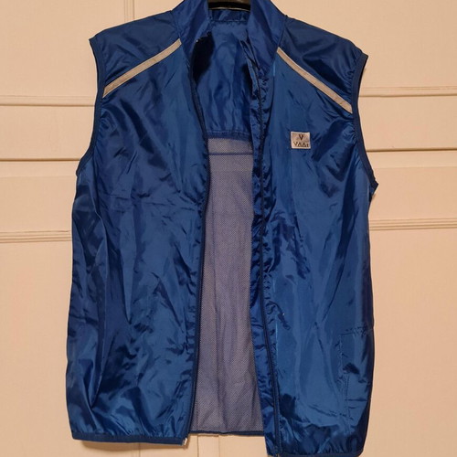 Vaat sleeveless sports jacket like new, blue, size M