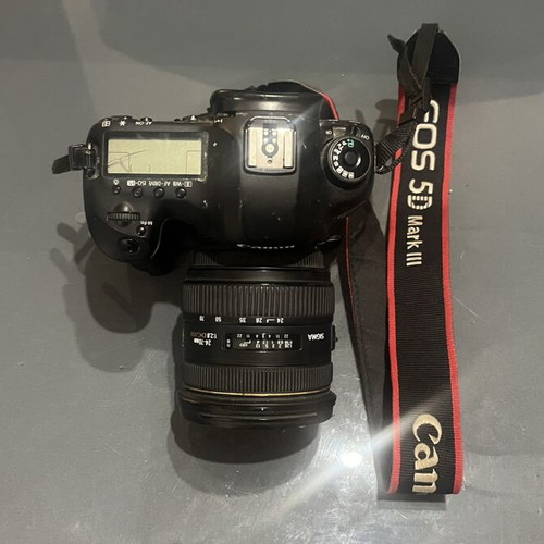 Canon 5D Mark III camera with Sigma 24-70mm f/2.8 lens used