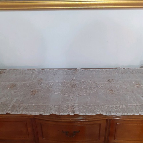 Table runner 1.20x60 handmade embroidered with gold thread silk like new