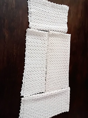 Set of 4 handmade crochet table linens like new, ecru cotton