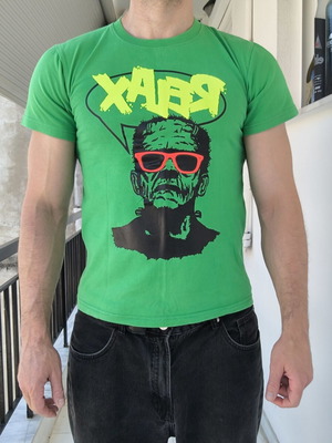 Green T-shirt with Frankenstein "RELAX" print size M like new