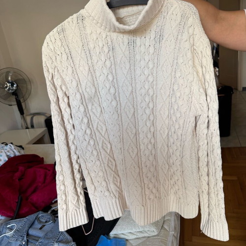 Mens knit like new, white and beige