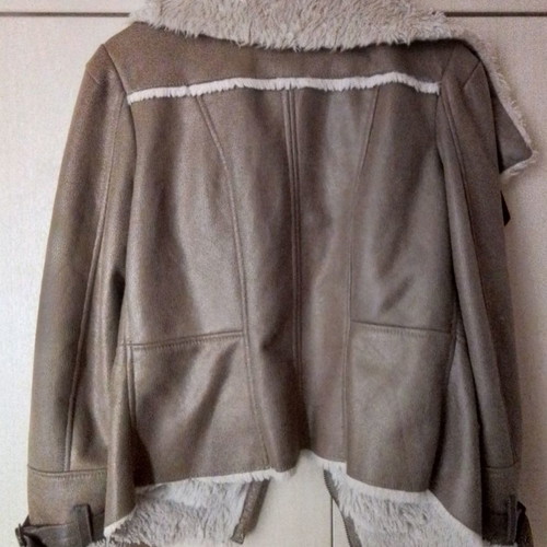 Thin jacket with fur lining camel color, size Small