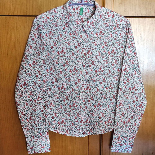 Benetton floral shirt like new, XXS, 100% cotton, white background