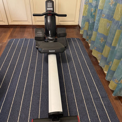Reebok One rowing machine like new