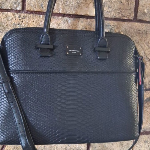 Paul's Boutique bag like new, spacious with adjustable strap