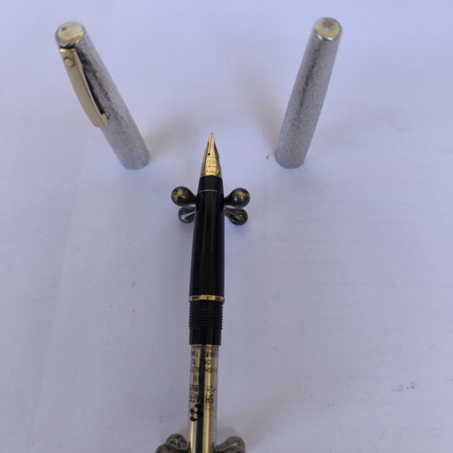 Sheaffer fountain pen with 14 kt gold nib used