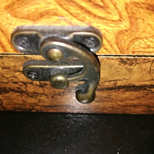 Jewelry box like new, brown, 25x14