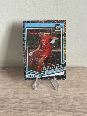 Emiliano Martinez Argentina Optic Sparkle Panini Donruss 2024-2025 card new