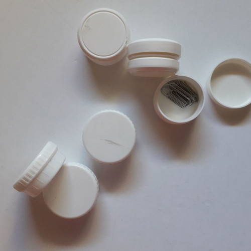 Small plastic storage containers like new, set of 6 pieces