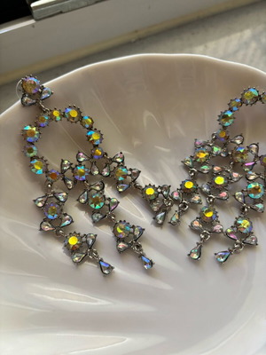 Dangling earrings new